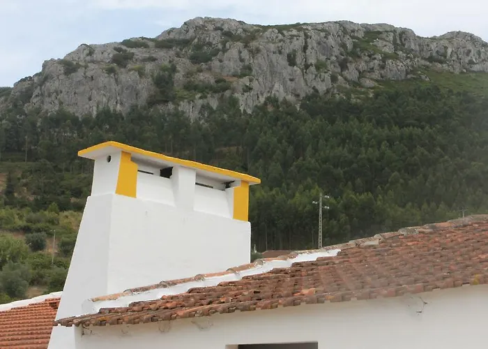 Летний дом Casa Do Avo In Montejunto Cadaval