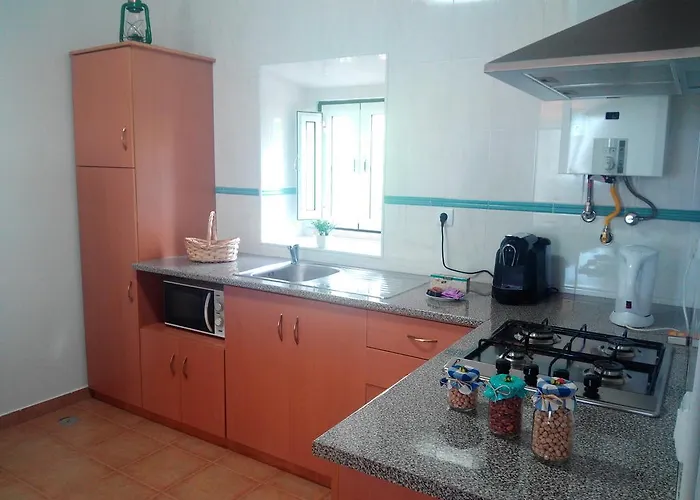 Летний дом Casa Do Avo In Montejunto Cadaval